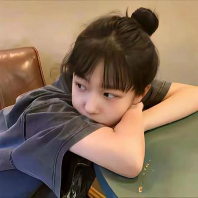 芙蓉如面春风寒